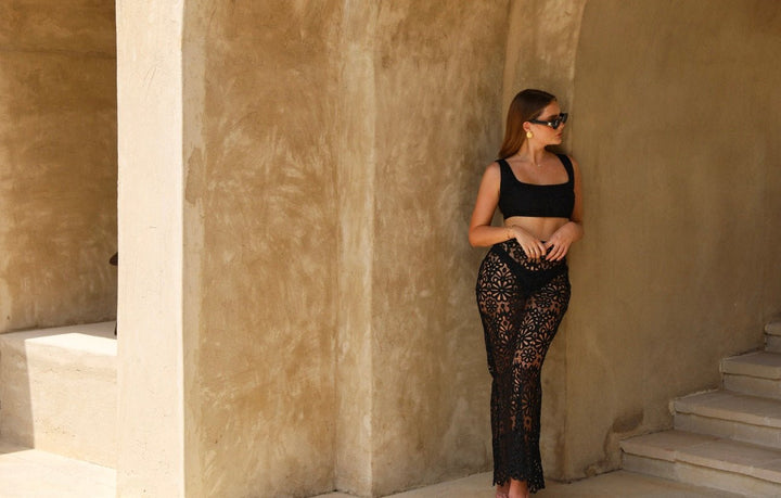 BLACK SLEEVELESS FLORAL CROP TOP WITH TIE BACK - www.melissaphair.com