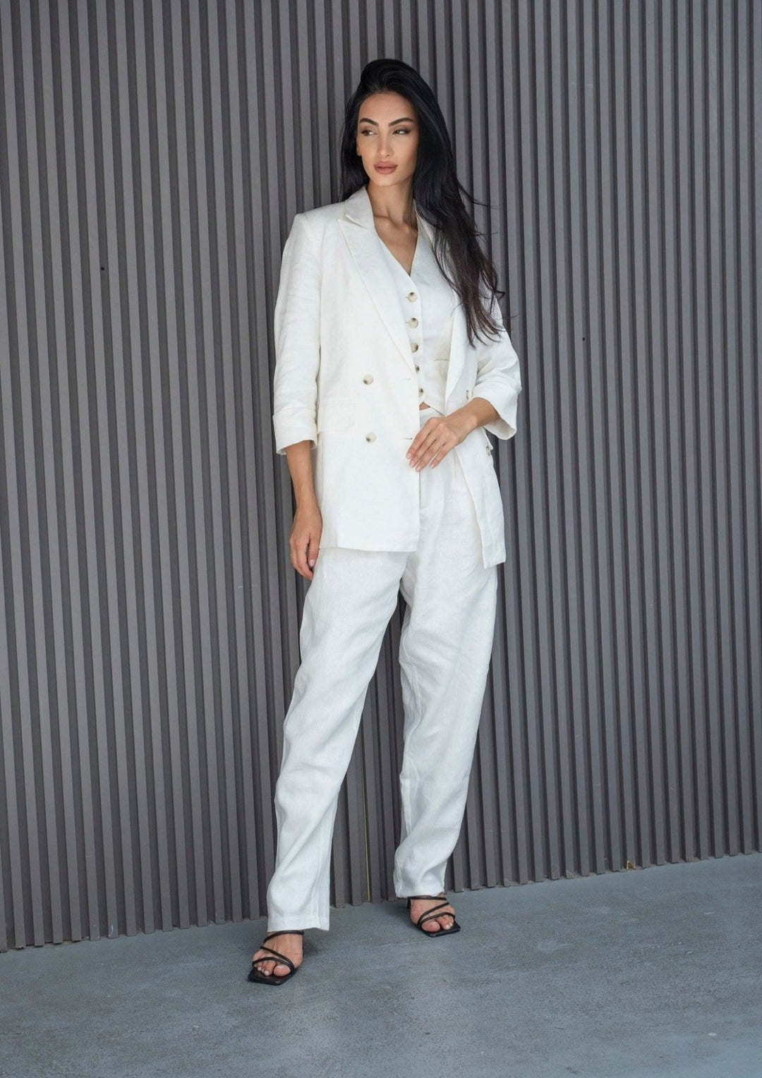 The Perfect Linen Pants - www.melissaphair.com
